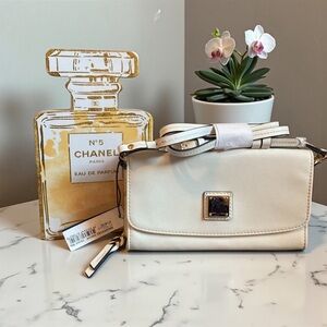🖤🤍DOONEY & BOURKE🖤🤍Off White Saffiano Clutch Wallet/Crossbody/NWT
